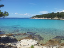 Felsenstrand Murter, Pod Raduc, Kroatien Strand